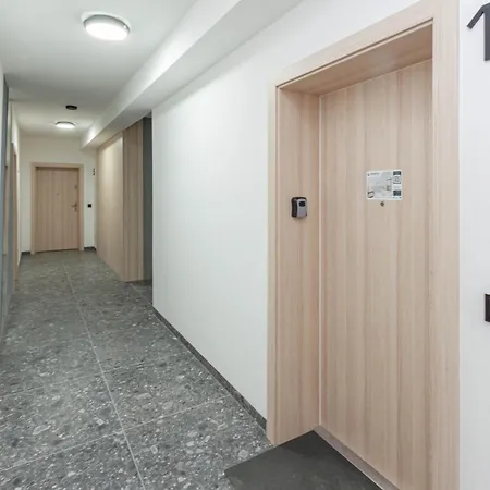 Appartement Apartly - Garden Z Prywatnym Ogrodem W Centrum# Parking